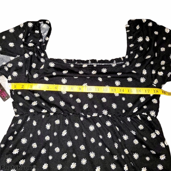 No Boundaries NWT Juniors Plus Size Flutter Sleeved Square Neck Line Top 449 - Picture 8 of 9